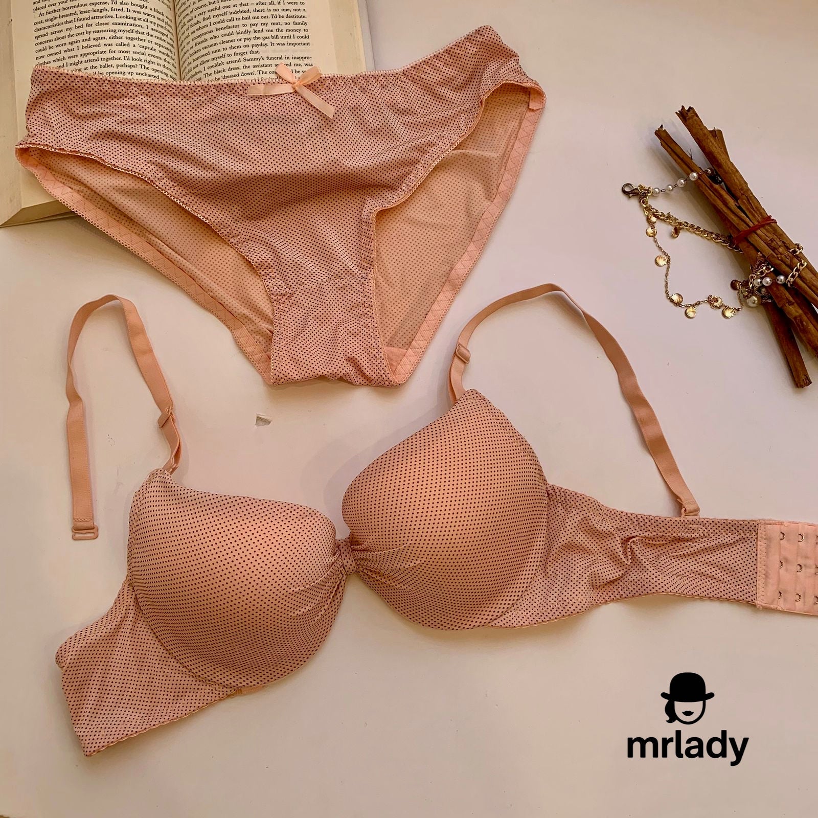 DOTTED LIGHT PUSH UP BRA SET