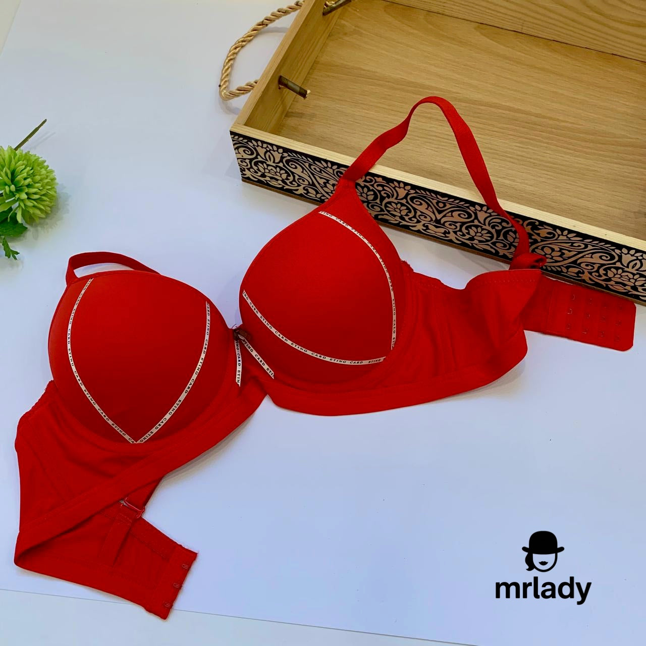 OBLONG LIGHT PUSH UP BRA